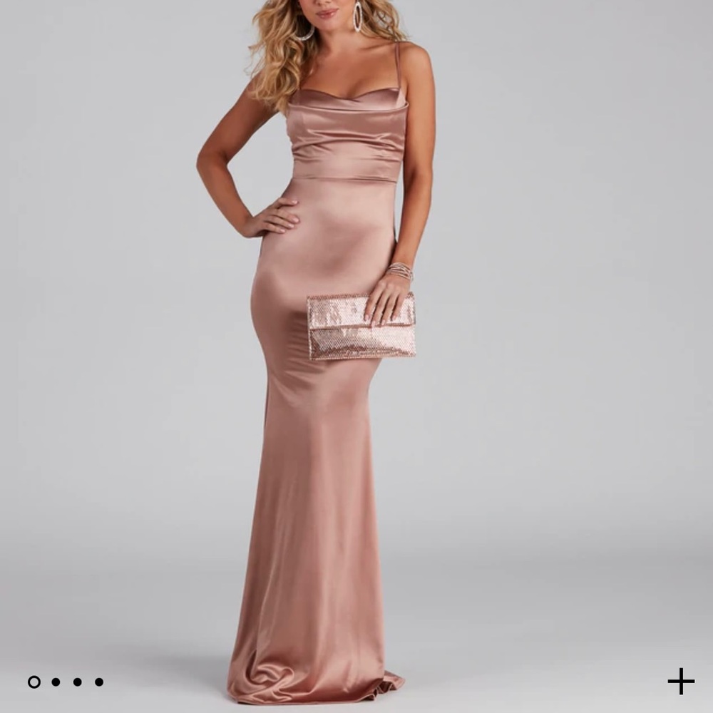 Windsor Formal/ prom dress. New with tags. Size small.
